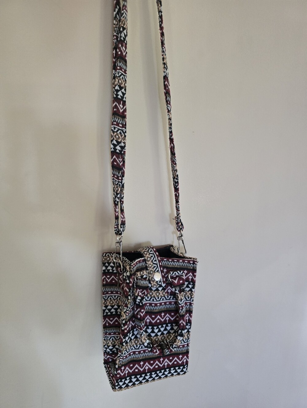 Stylish Aztec Pattern Crossbody Bag in Burgundy
